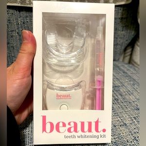 beaut. Teeth Whitening Kit. New and sealed.